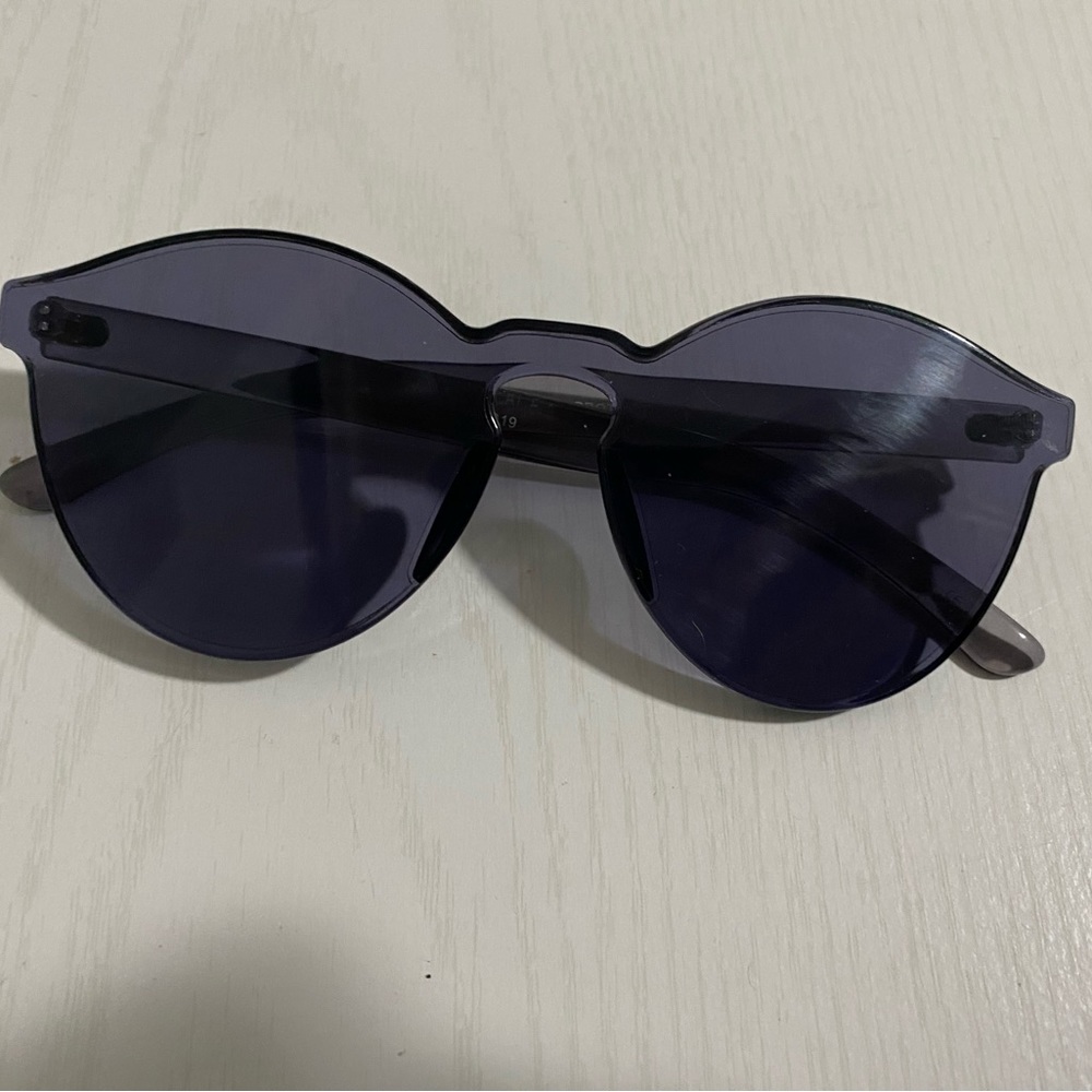 UO rimless gray sunglasses